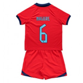 Baby Fußballbekleidung England Harry Maguire #6 Auswärtstrikot WM 2022 Kurzarm (+ kurze hosen)